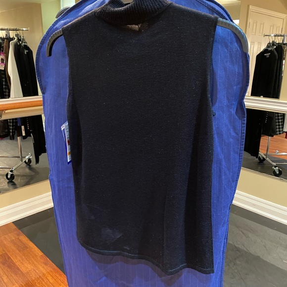 Black Sleeveless Turtleneck Nygård Women's Top - Picture 2 of 3